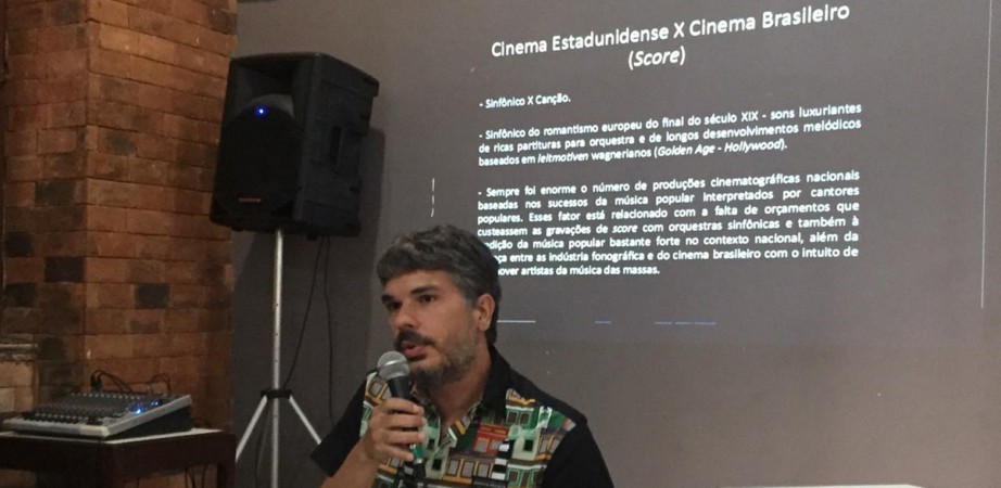 Ricardo Maia durante apresentação no JISMA.